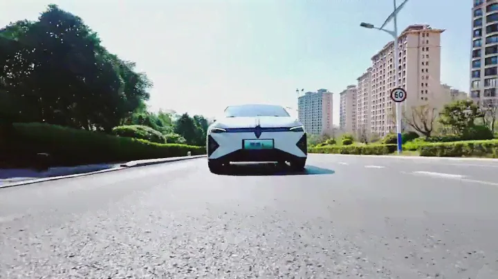 Новый «звездолёт» из Китая — первый электрокар бренда Lingxi, созданного Dongfeng и Honda.